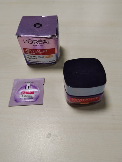 300646 - L'OREAL PARIS Kujdes intensiv kundër plakjes dhe mbushjes SPF 50, Krem dite me acid hialuronik, për të gjitha llojet e lëkurës, 50 ml