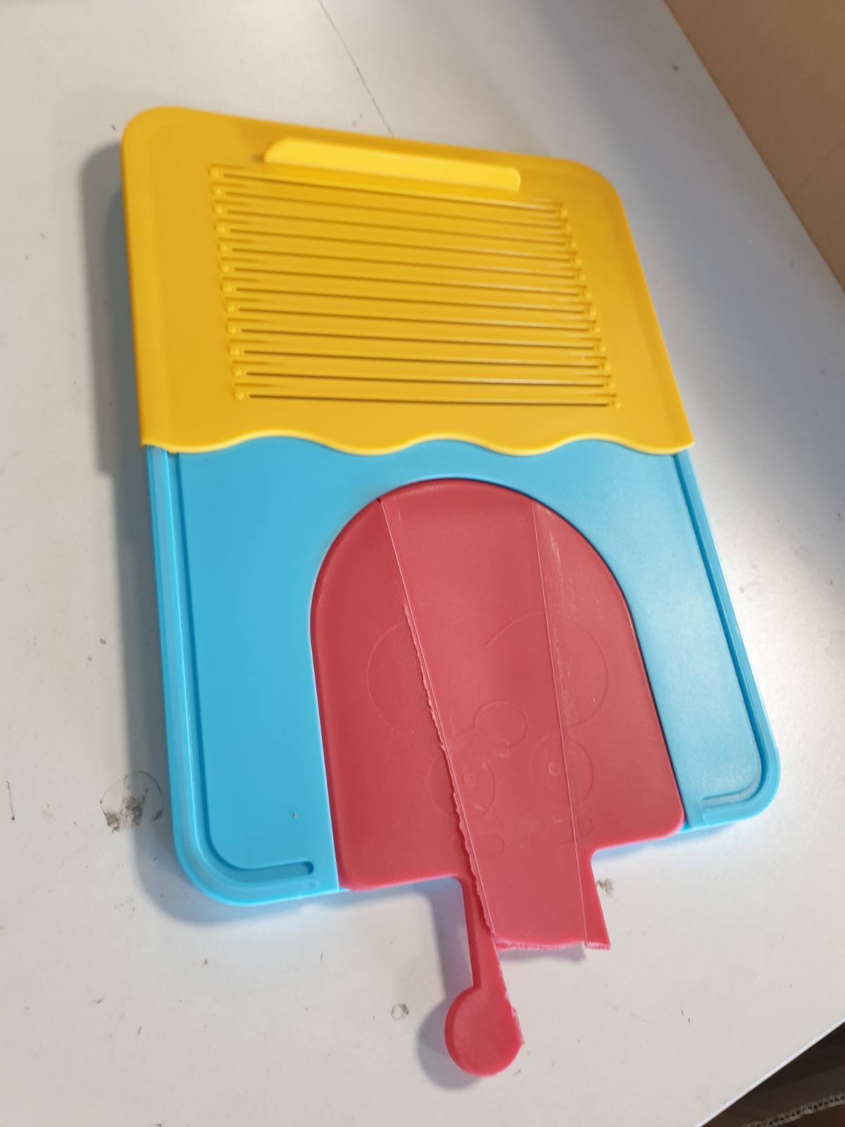 196174 - CHEFCLUB KIDS - Set dërrase prerëse 3-në-1 për fëmijë 4 vjeç e lart, ergonomik, i sigurt dhe nuk rrëshqet
