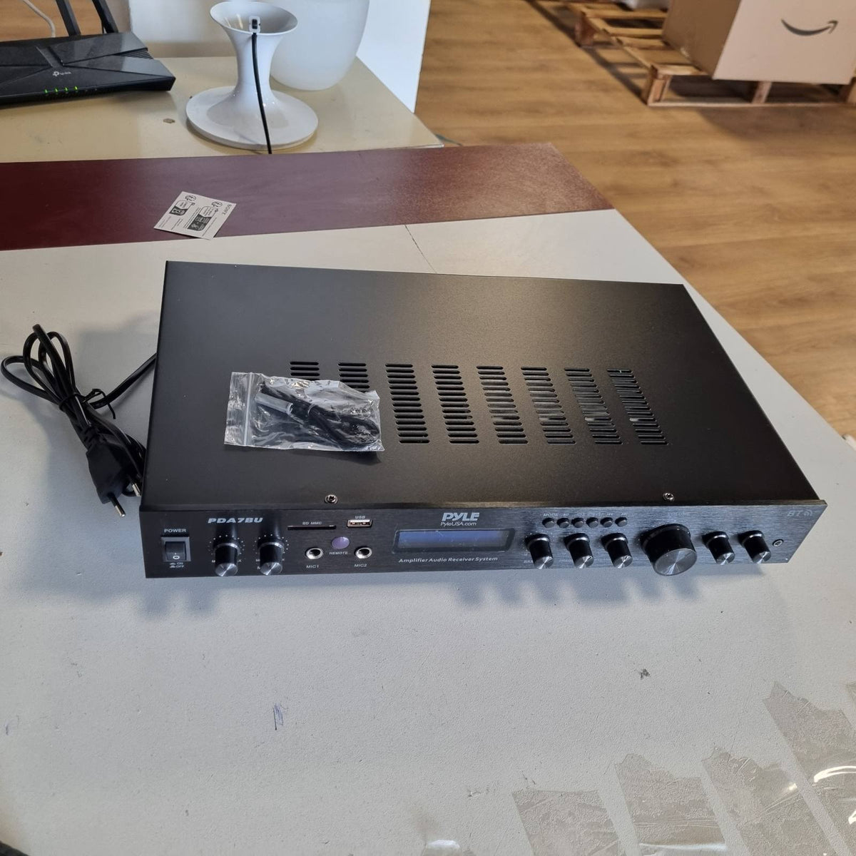 295540 - PYLES Amplifikator Bluetooth me 5 Kanale për Montim në Rack, 200 Vat, Material Plastik, Transmetim Pa Tel Bluetooth, Radio MP3/USB/SD/AUX/FM, LCD Dixhital ID3, i Zi