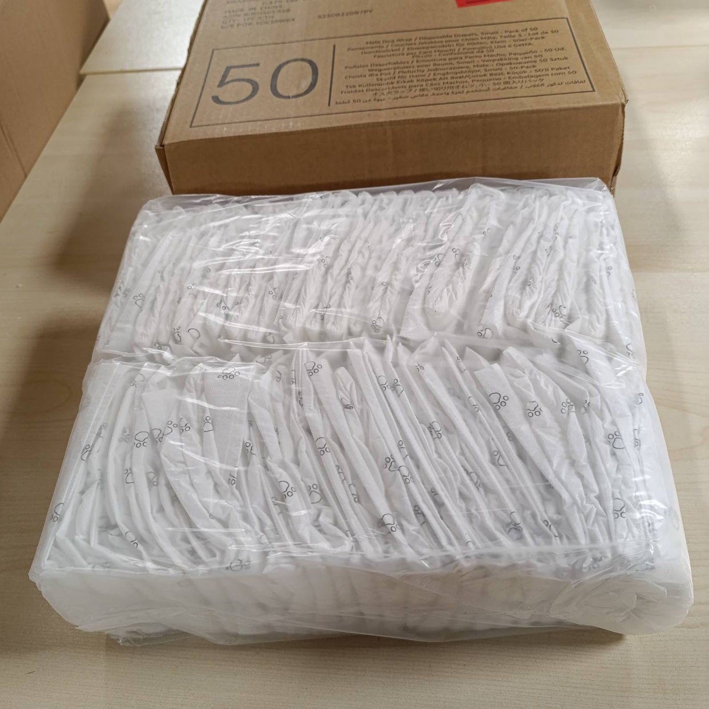 184053 - AMAZON BASICS Pelenat e Disponueshme për Qen, Madhësia S, Seti prej 50 Copë, Ngjyra e Bardhë