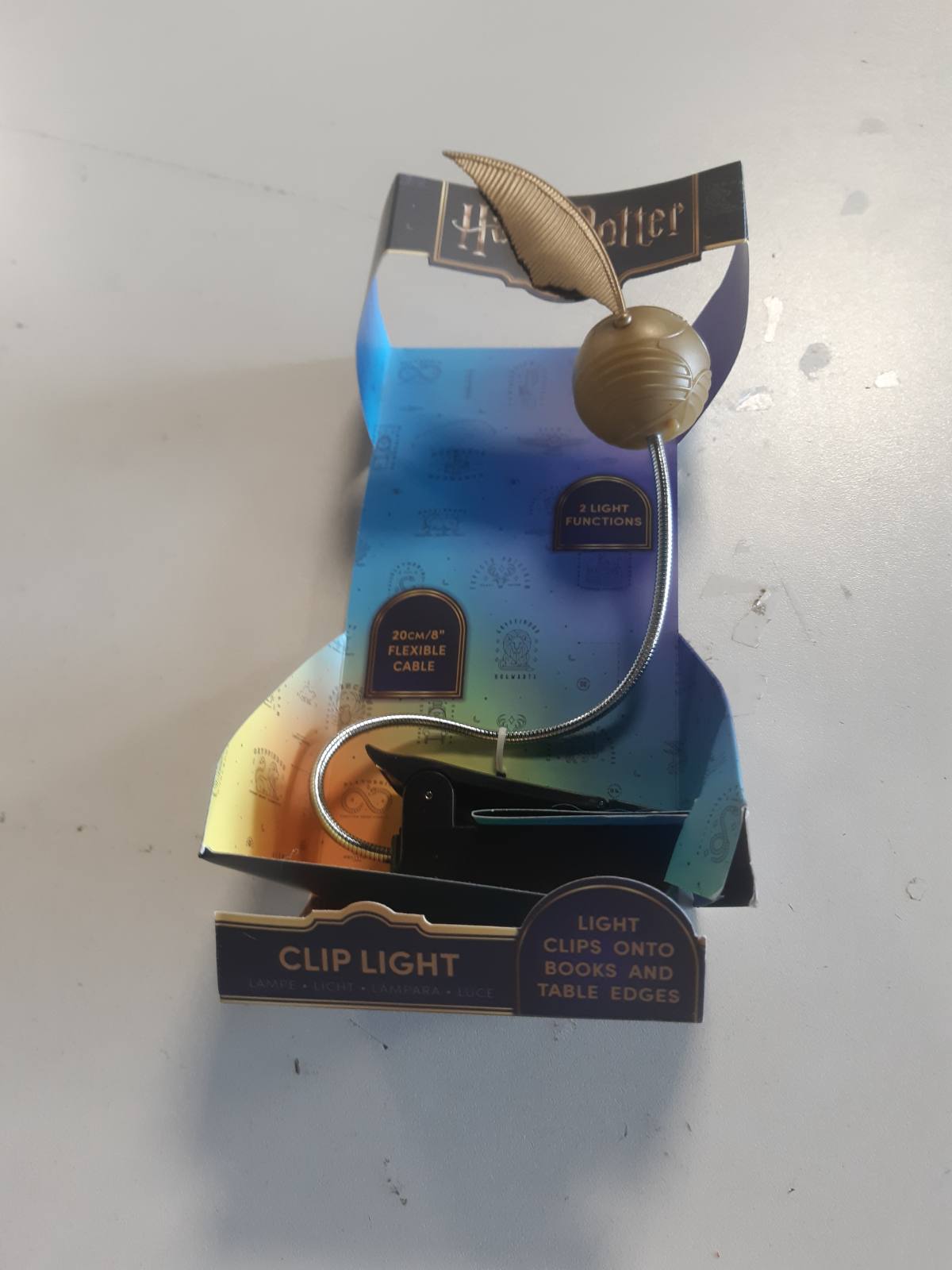 197337 - SNITCH GOLDEN - Dritë Leximi me Kapëse, Mall Zyrtar i Harry Potter, Funksionon me Bateri, për Lexim Natën, Ngjyra e Artë