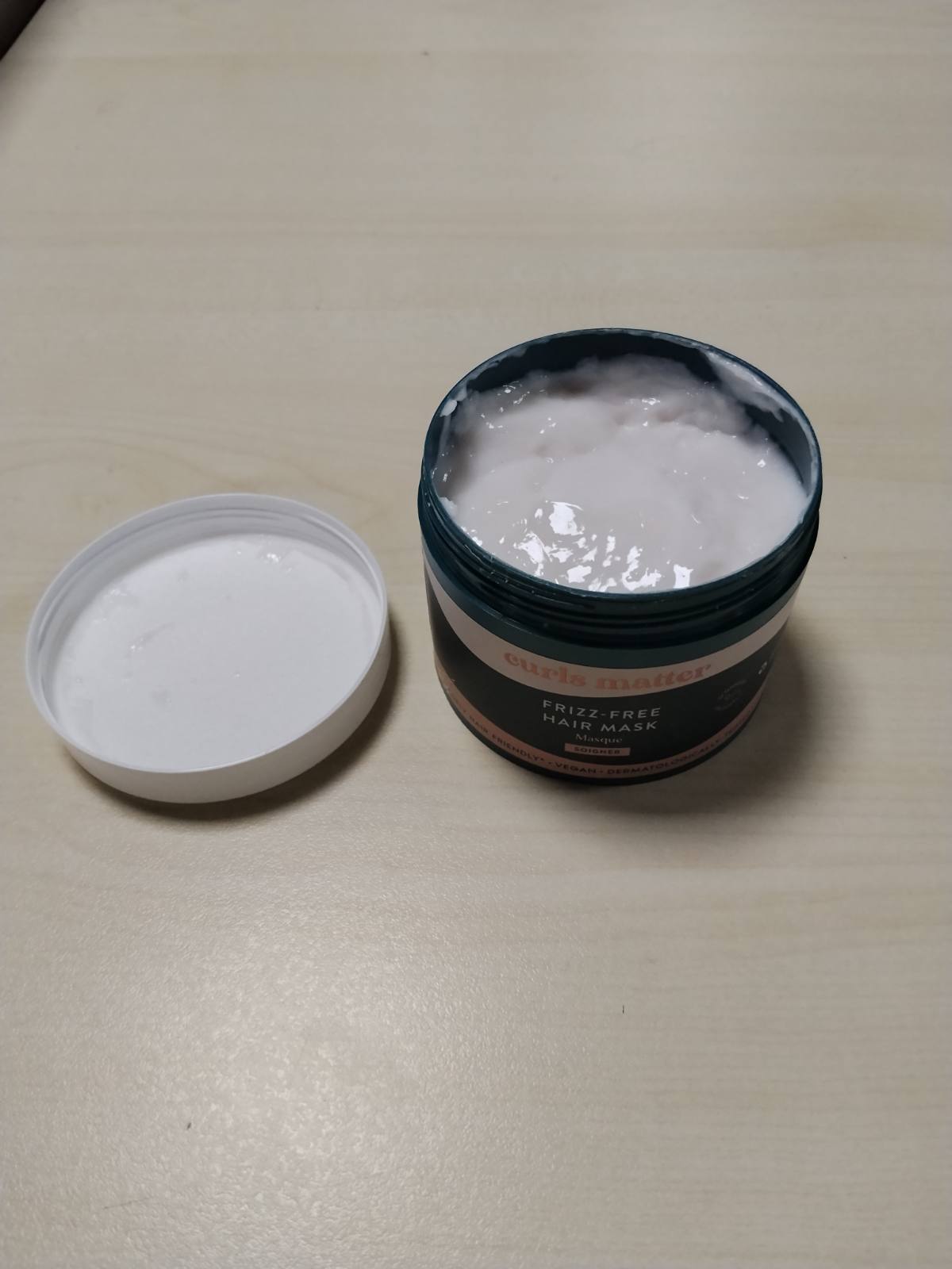 301432 - CURLS MATTER - Maskë për flokë pa kaçurrela 300ml - 97% përbërës natyralë, pa sulfate - vegane