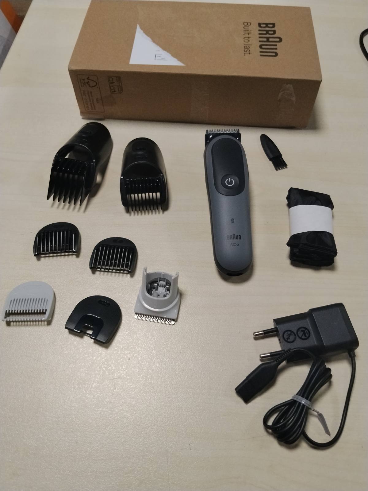 296771 - BRAUN Multigroom All-in-One Series 5, Set 5 prerësesh 9-në-1, AIO5545, Grau
