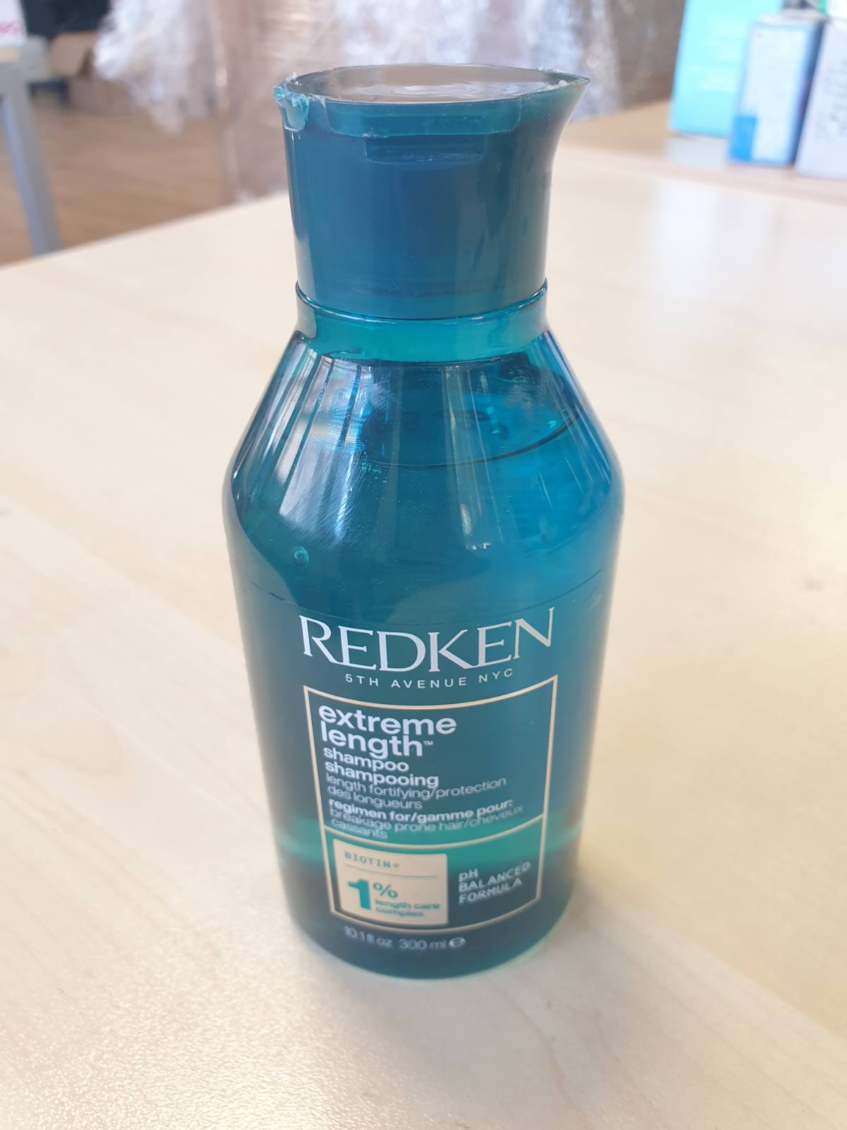 298424 - REDKEN Shampo për flokë të gjatë dhe të fortë 300 ml, Kundër këputjes, Me biotinë, Shampo për gjatësi ekstreme