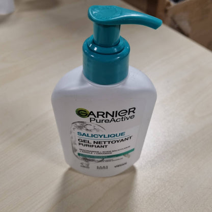 301454 - GARNIER Pure Active Xhel Pastrues me Shkumë, 250ml, Pastron, Hidraton, Acid Hialuronik, Ceramide, Argjilë, Vegan, Pa Mizori