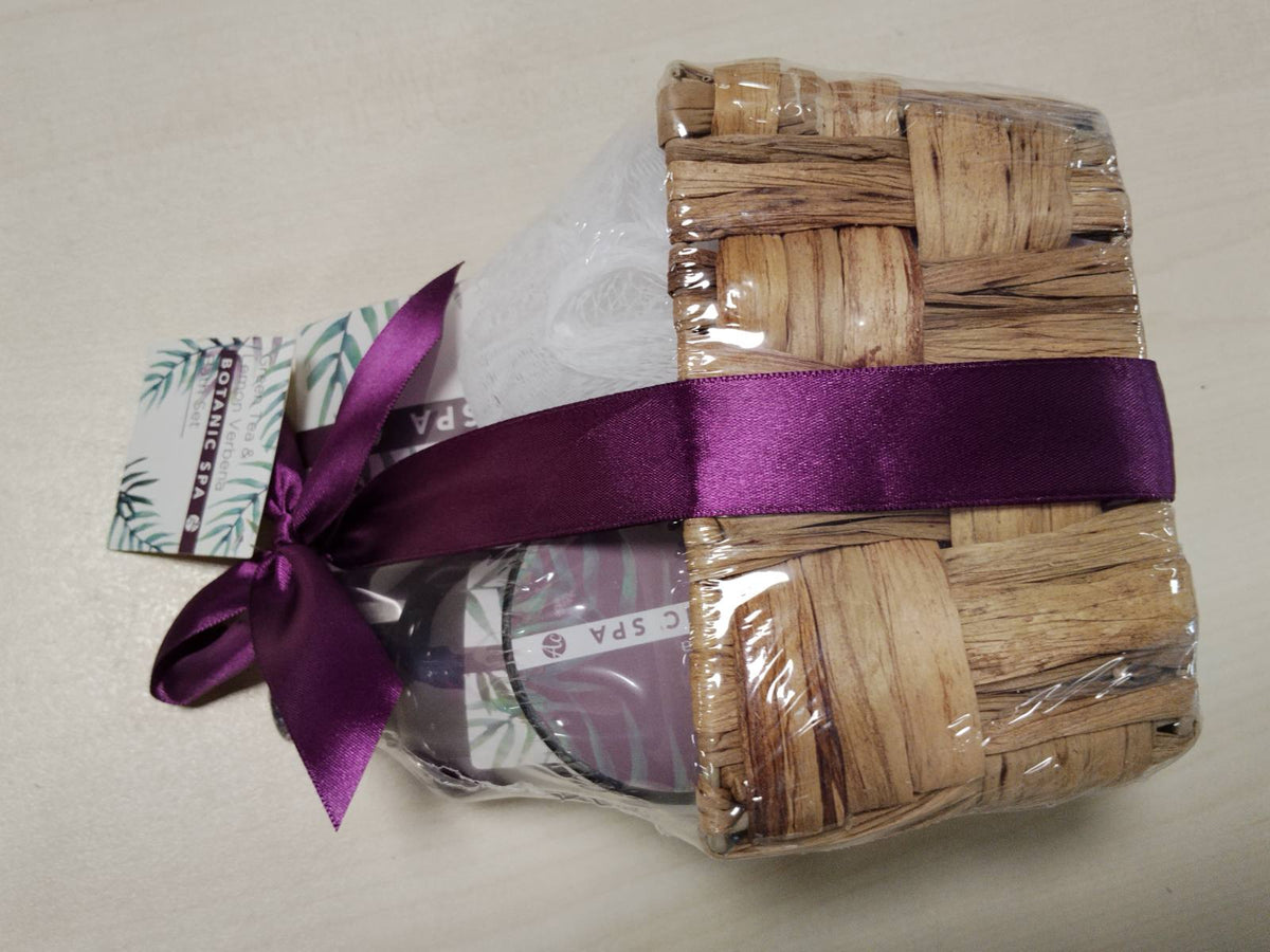 298472 - ACCENTRA – SET BANJO BOTANIC SPA PËR GRA - Shportë me Bar Deti, 4 Pjesë: Xhel Dushi 200ml, Kripëra Banjo 250g, Losion Trupi 200ml, Sfungjer Rrjete, Pesha 1kg