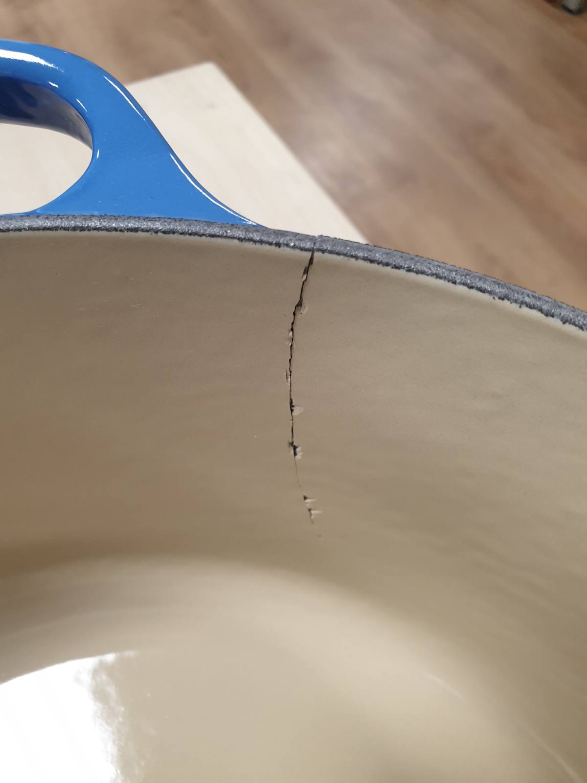 195012 - LE CREUSET Enë Pjekjeje Prej Gize të Emaluar Signature me Kapak, e Rrumbullakët, 6.7L, 6.125kg, 28cm, Ngjyrë Blu, 21177282202430