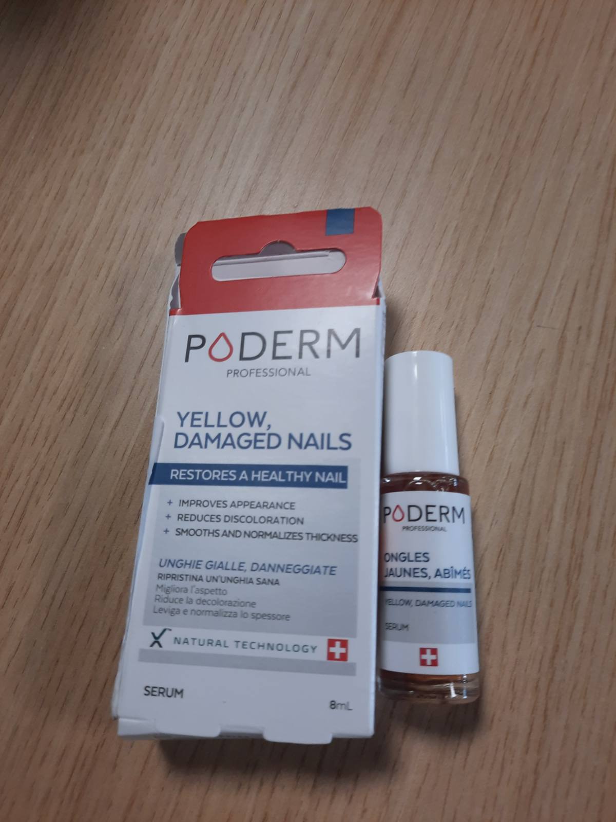 300669 - PODERM Serum i verdhë për thonjtë me vaj, përmirëson pamjen e thonjve, përbërës 100% natyralë, kujdes për këmbët/duart, prodhuar në Zvicër
