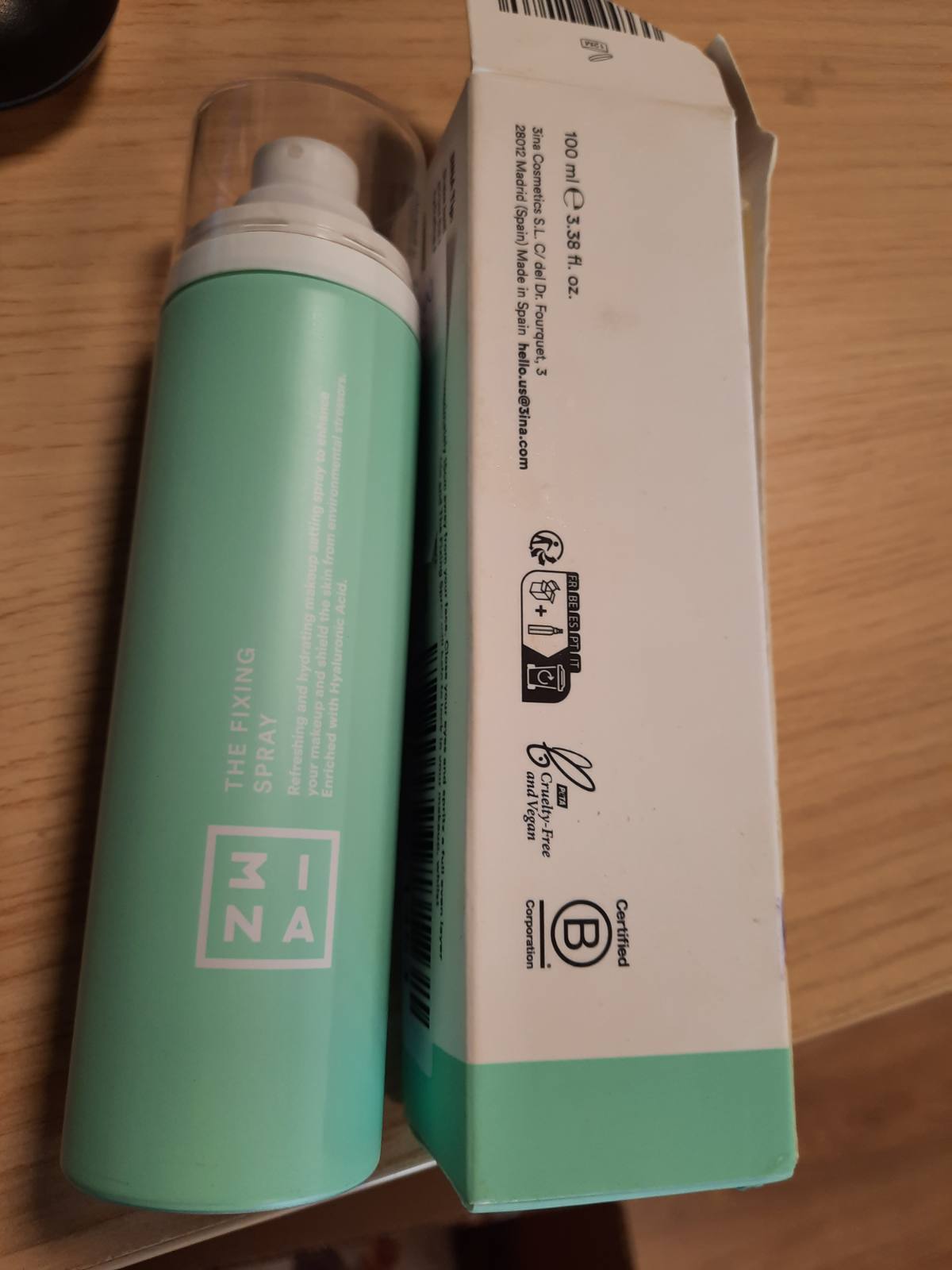 306481 - 3INA MAKEUP Sprej Fiksues - Sprej Rigjallërues për Grim me Kafeinë dhe Acid Hialuronik - Vegan