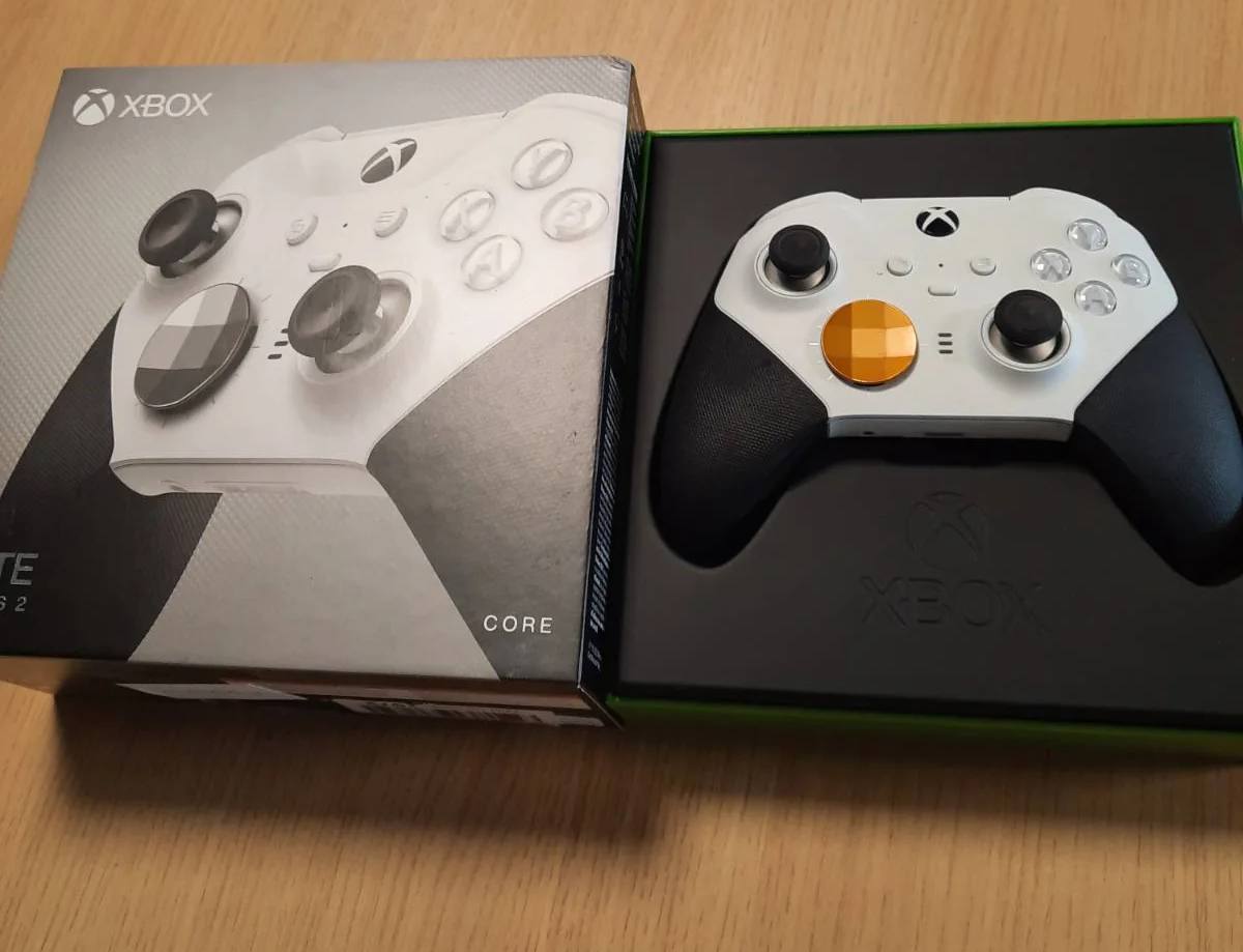 299008 - XBOX ELITE SERIA 2, Kontrolluesi pa tel, Edicioni bazë