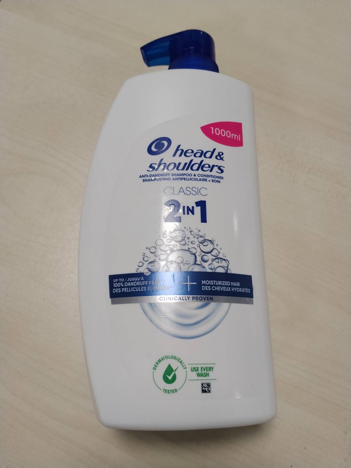 306487 - HEAD & SHOULDERS Shampo klasike kundër zbokthit 2 në 1, për të gjitha llojet e flokëve, me pompë 1000 ml
