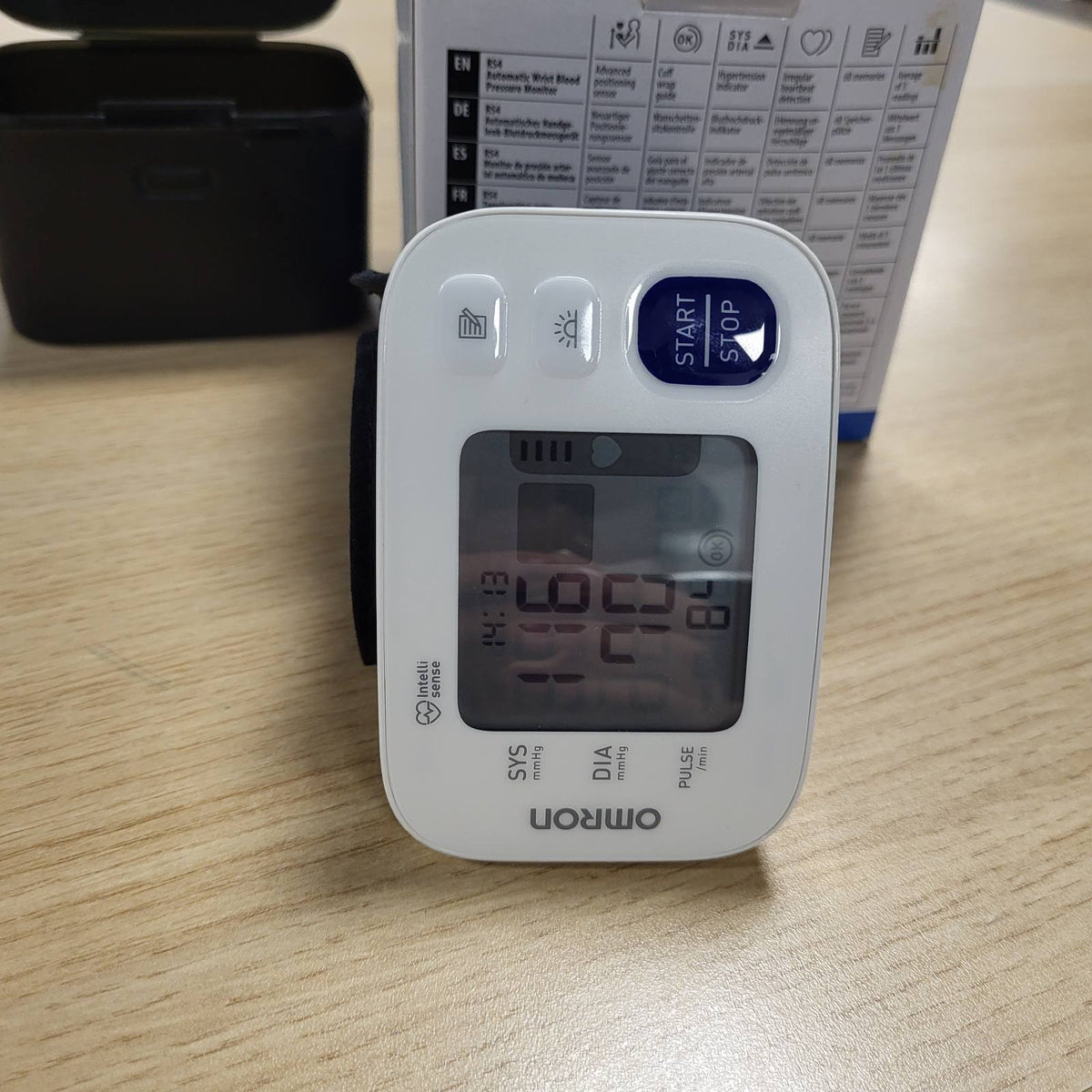 296769 - OMRON Monitor i presionit të gjakut RS4, Test Winner Stiftung Warentest 11/2023