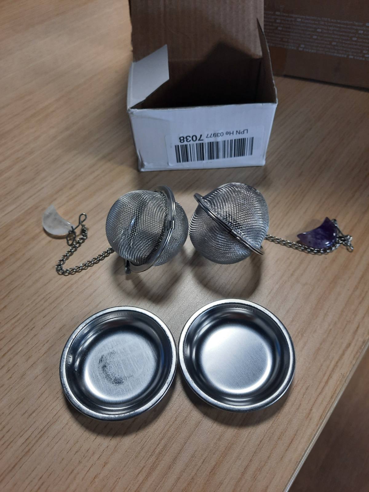 163076 - Infuzues i çajit me 2 pjesë nga INOX, me varëse hënë kristale të bardhë dhe ametist, model sferik me zinxhir të zgjatur për çaj të lirë