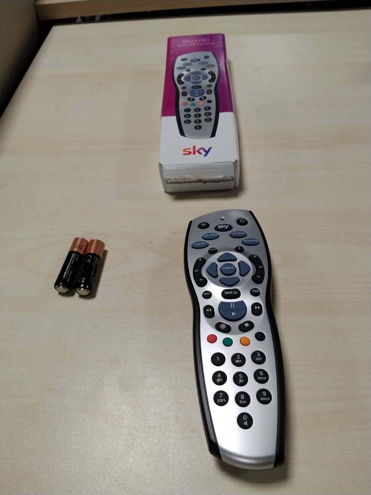 295242 - SKY Telekomandë Një për të Gjithë SKY120 Sky HD (Import nga Mbretëria e Bashkuar)