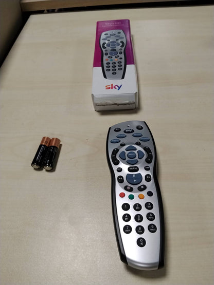 295242 - SKY Telekomandë Një për të Gjithë SKY120 Sky HD (Import nga Mbretëria e Bashkuar)