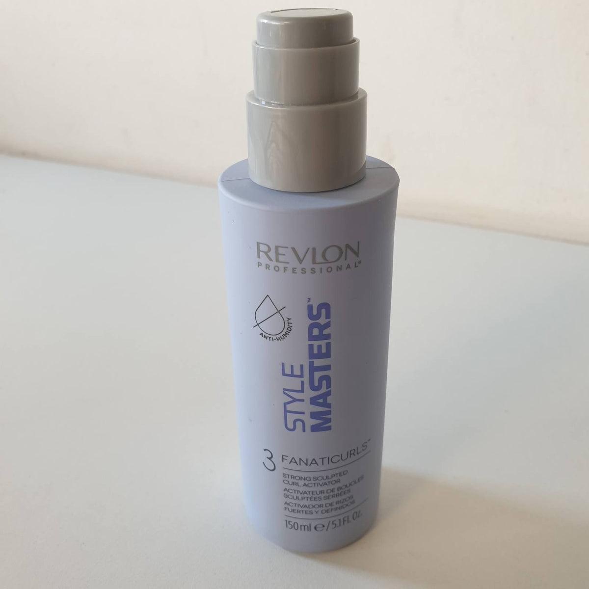 306804 - MJESHTËR STILIZIMI Fanaticurls, 150 ml, produkt stilimi për kaçurrela të përcaktuara fort, aktivizues kaçurrelash me fiksim maksimal.