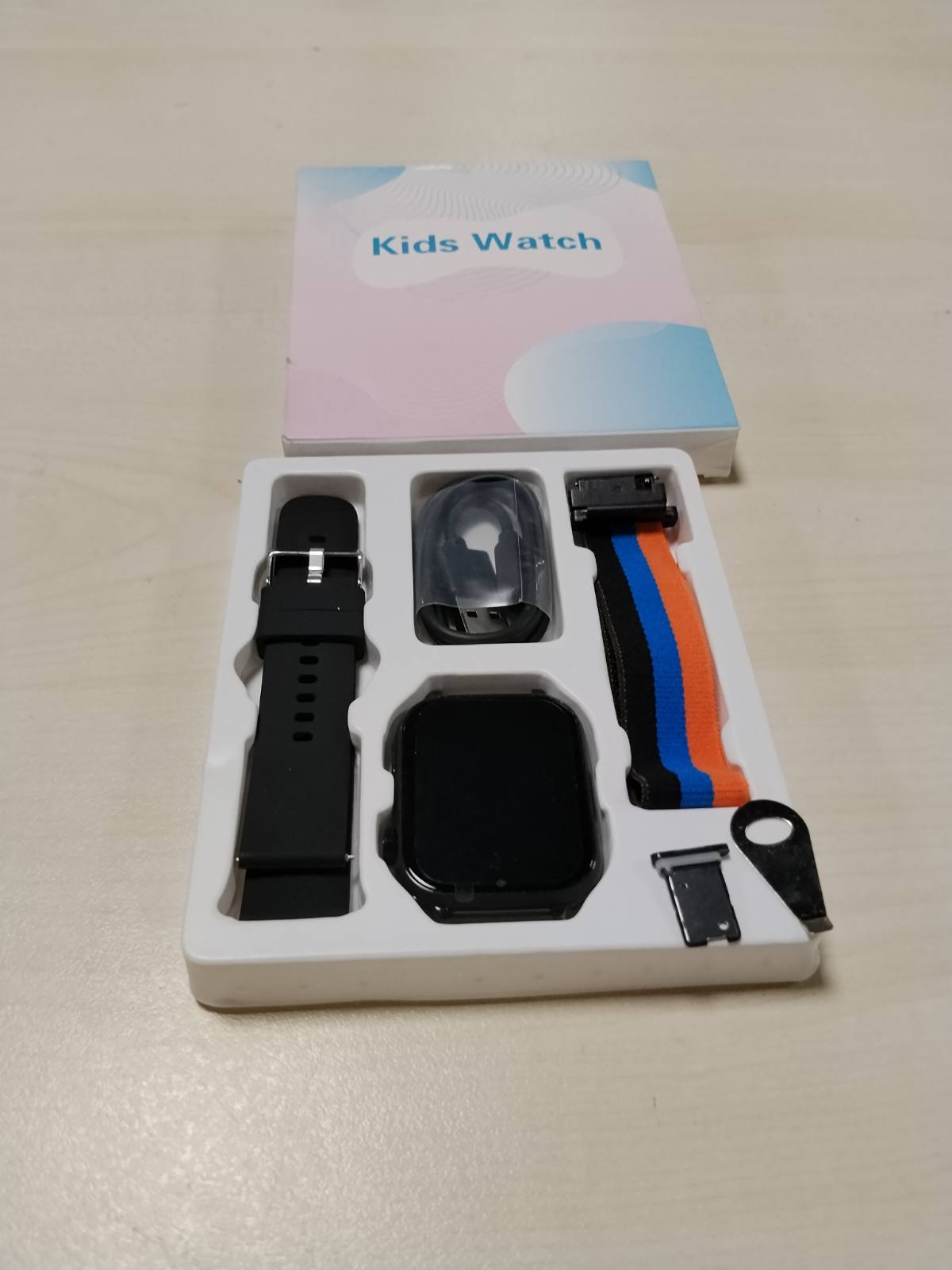 295119 - Orë inteligjente 4G për fëmijë, GPS, Wi-Fi, SOS, Telefon/Thirrje video/Bisedë zanore, Modalitet shkolle, Orë me zile, Pedometër, Lojëra, për djem dhe vajza 4-12 vjeç, e zezë