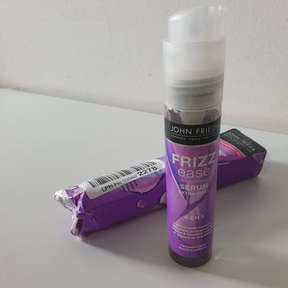 306437 - JOHN FRIEDA Frizz Ease Extra Fort Serum, 50ml