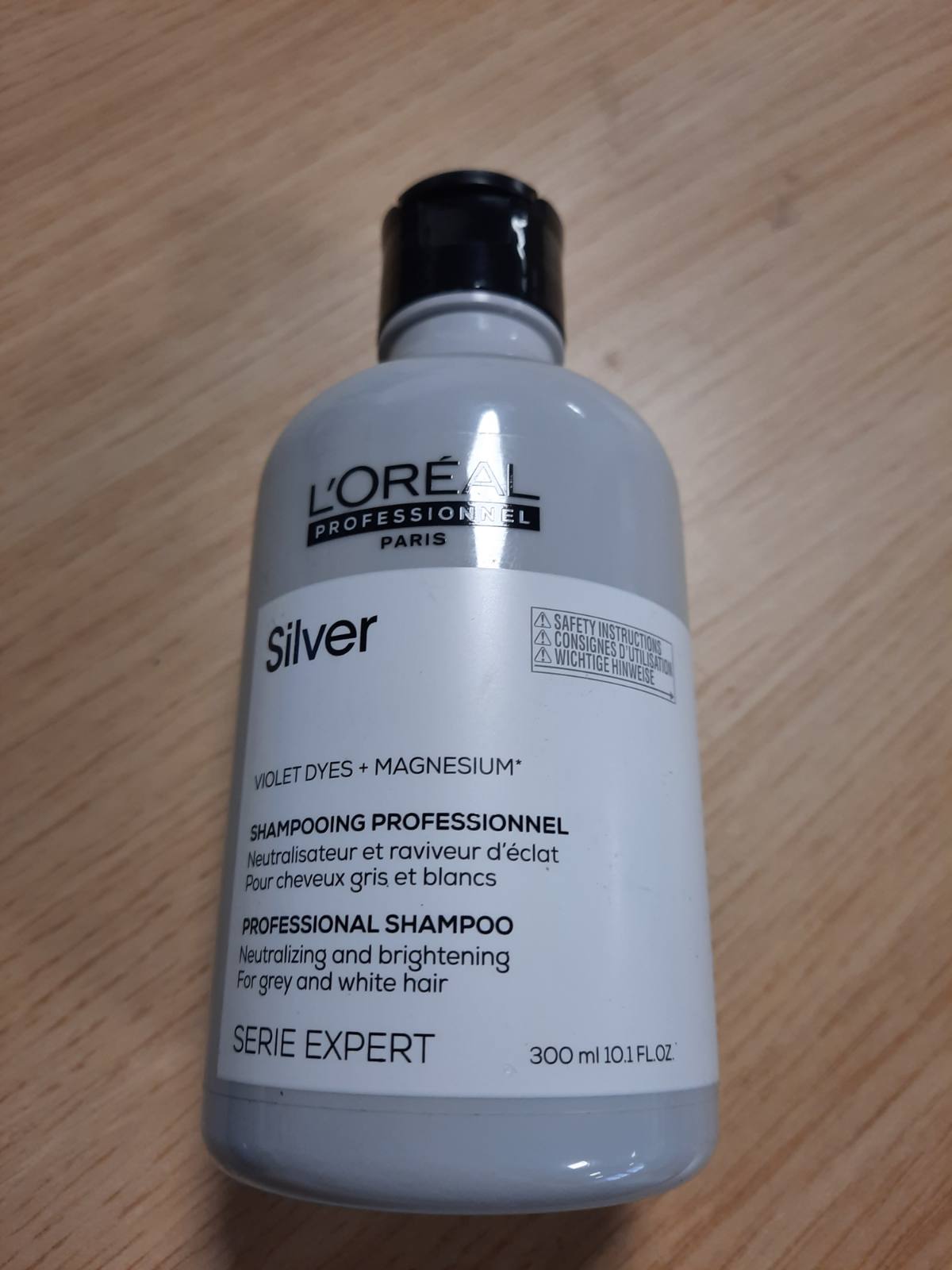 306568 - L'ORÉAL PROFESSIONAL Shampo kundër zverdhjes për flokë të bardhë, gri dhe të zbardhur, 300 ml