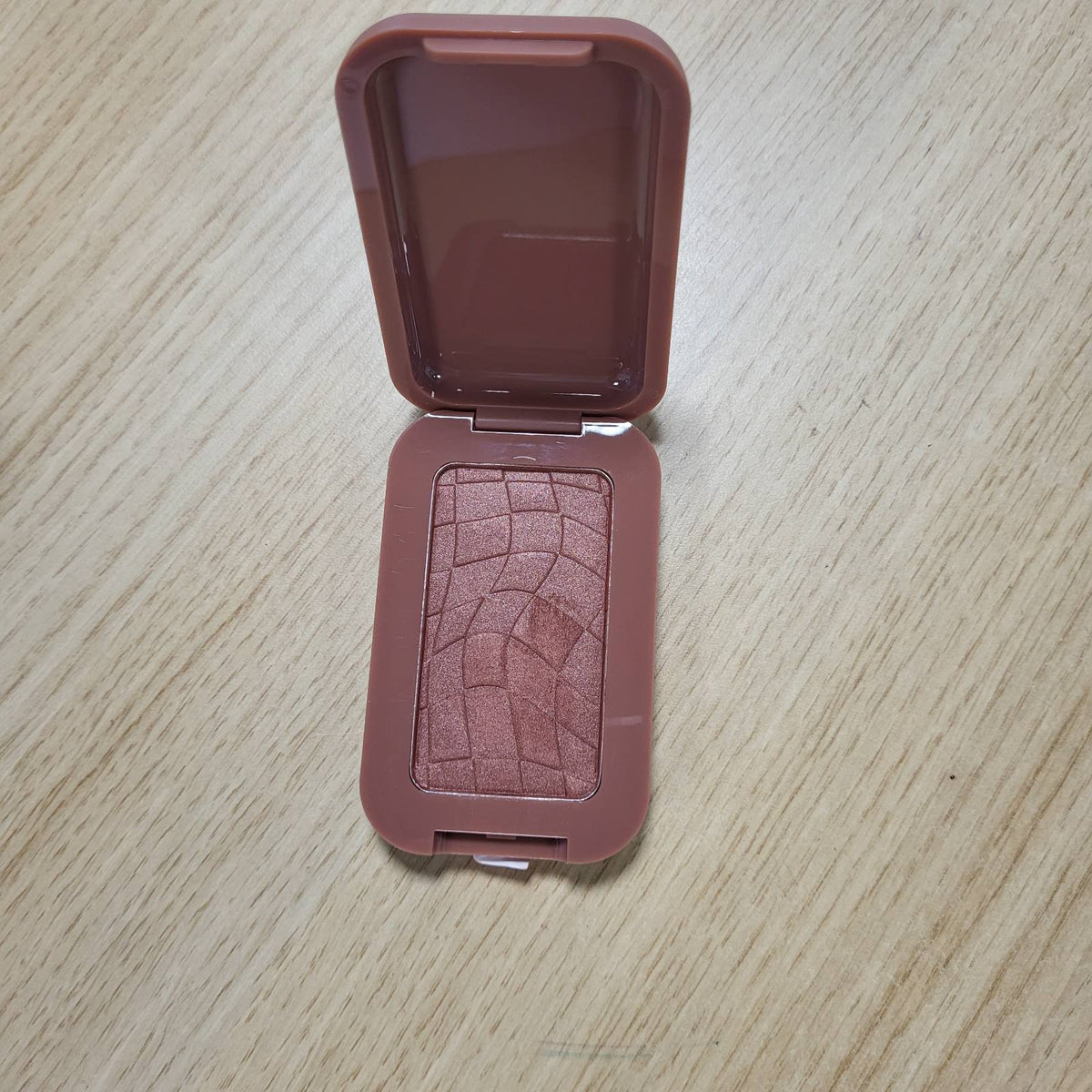 297685 - NYX PROFESSIONAL MAKE-UP Skuqje në formë pudre 10g, e pasuruar me gjalpë mangoje, gjalpë bajamesh dhe gjalpë shea, vegane, ngjyra: Feeling Butta