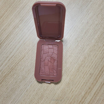 297685 - NYX PROFESSIONAL MAKE-UP Skuqje në formë pudre 10g, e pasuruar me gjalpë mangoje, gjalpë bajamesh dhe gjalpë shea, vegane, ngjyra: Feeling Butta