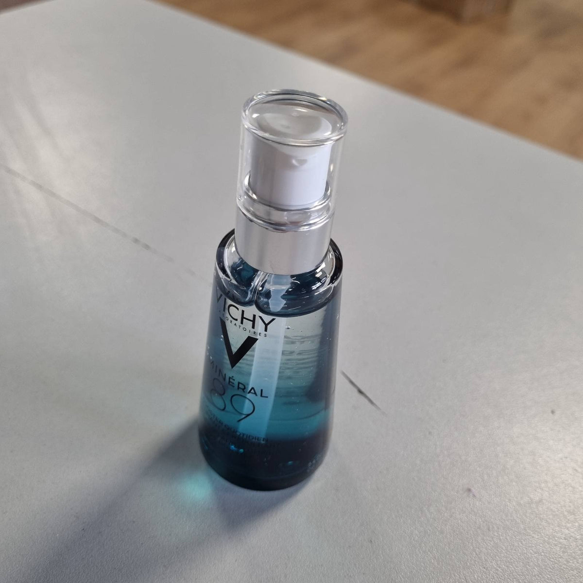 298364 - VICHY - Serum hidratues me acid hialuronik Mineral 89 për të gjitha llojat e lëkurës, 50 ml