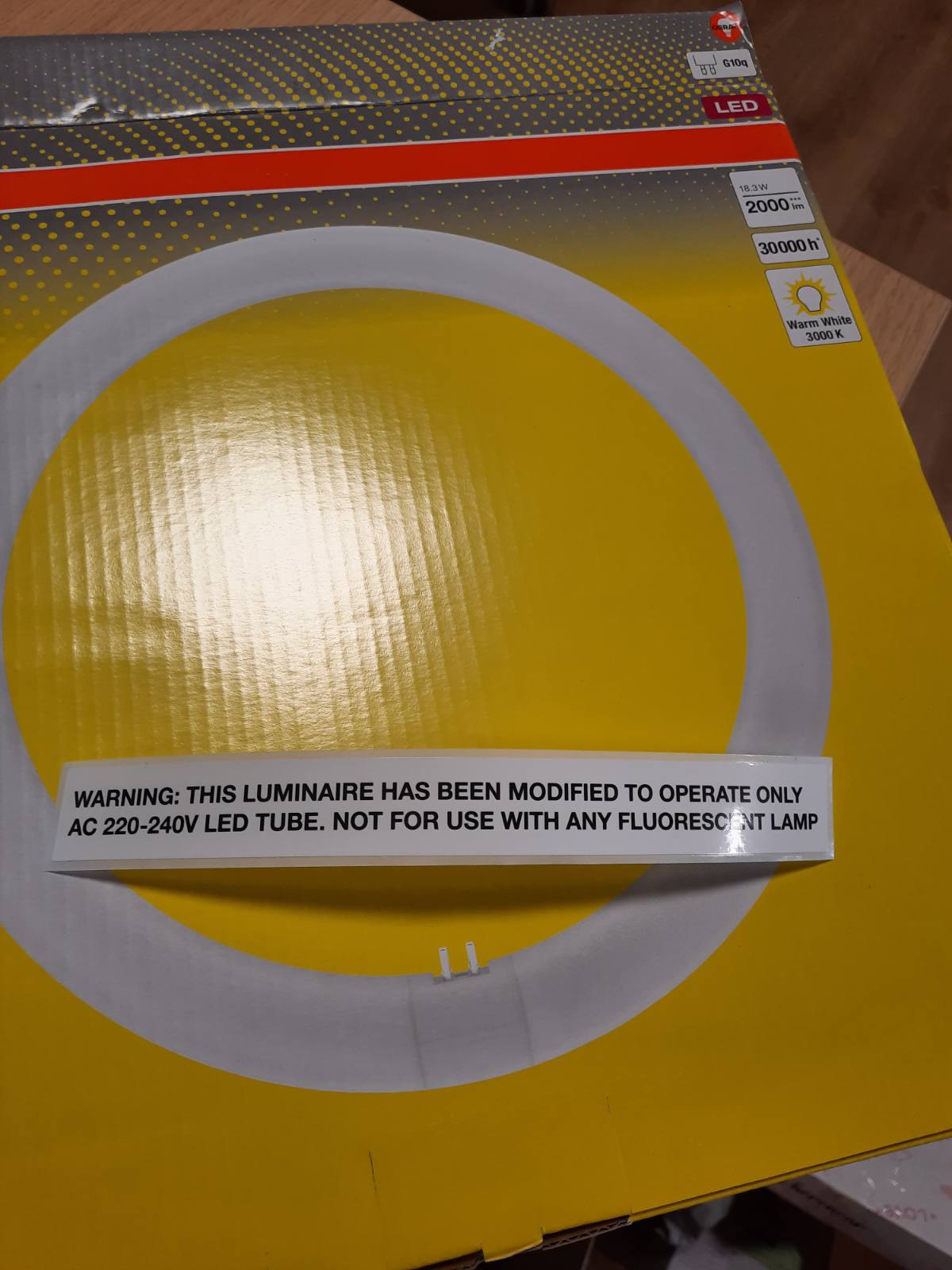 197076 - OSRAM LED TUBE T9C EM 32, Tub LED në formë unaze, 18.3W, 2000lm, 3000K, Dritë e bardhë e ngrohtë, Alternativë LED për llambat fluoreshente T9, Jetëgjatësi e gjatë, Konsum i ulët i energjisë