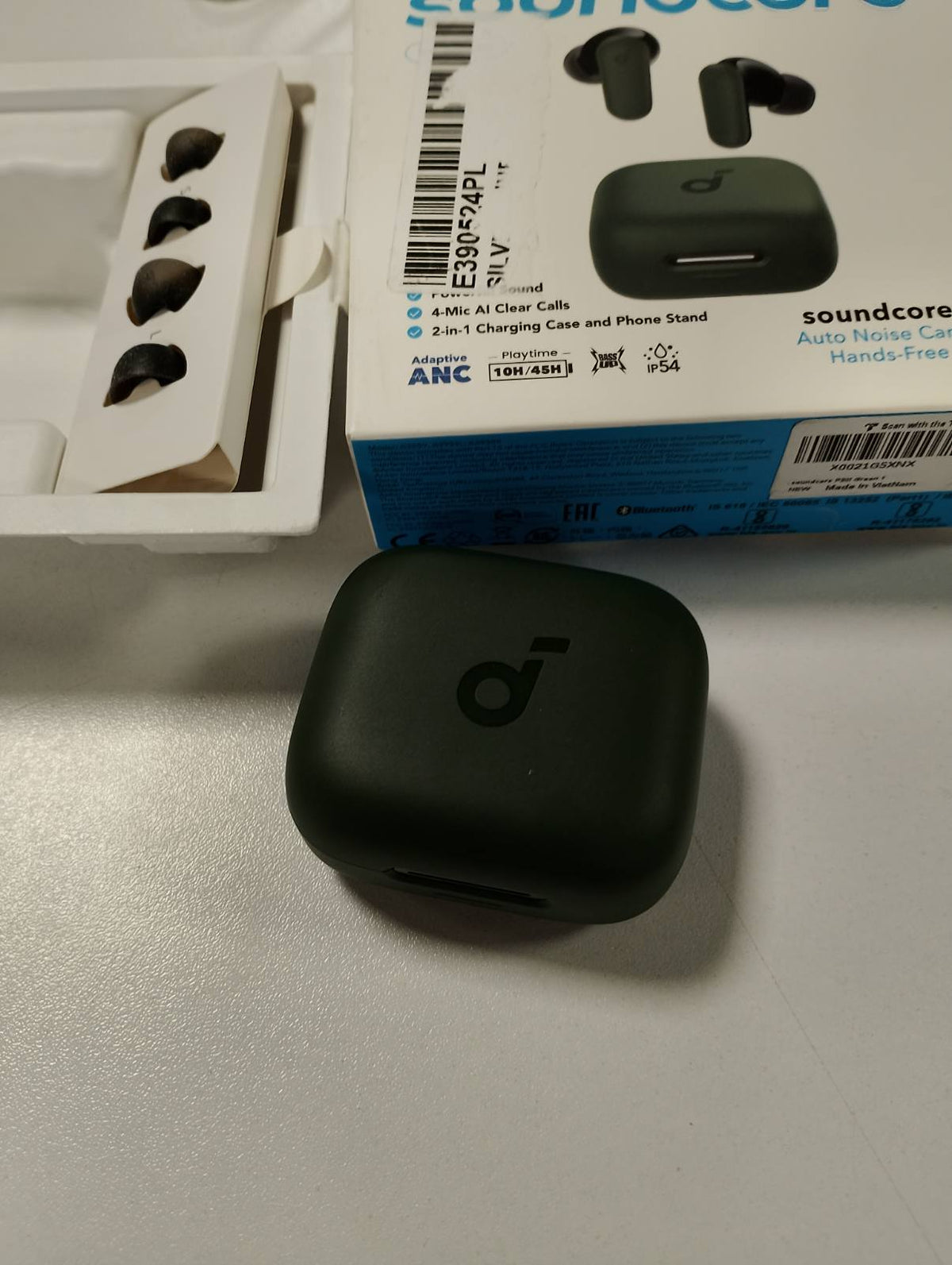 299555 - ANKER Kufje Soundcore P30i me anulim zhurmash, bas i fuqishëm, kohë luajtjeje 45 orë, kuti dhe mbështetëse telefoni 2-në-1, IP54, Bluetooth 5.4, kontroll aplikacioni
