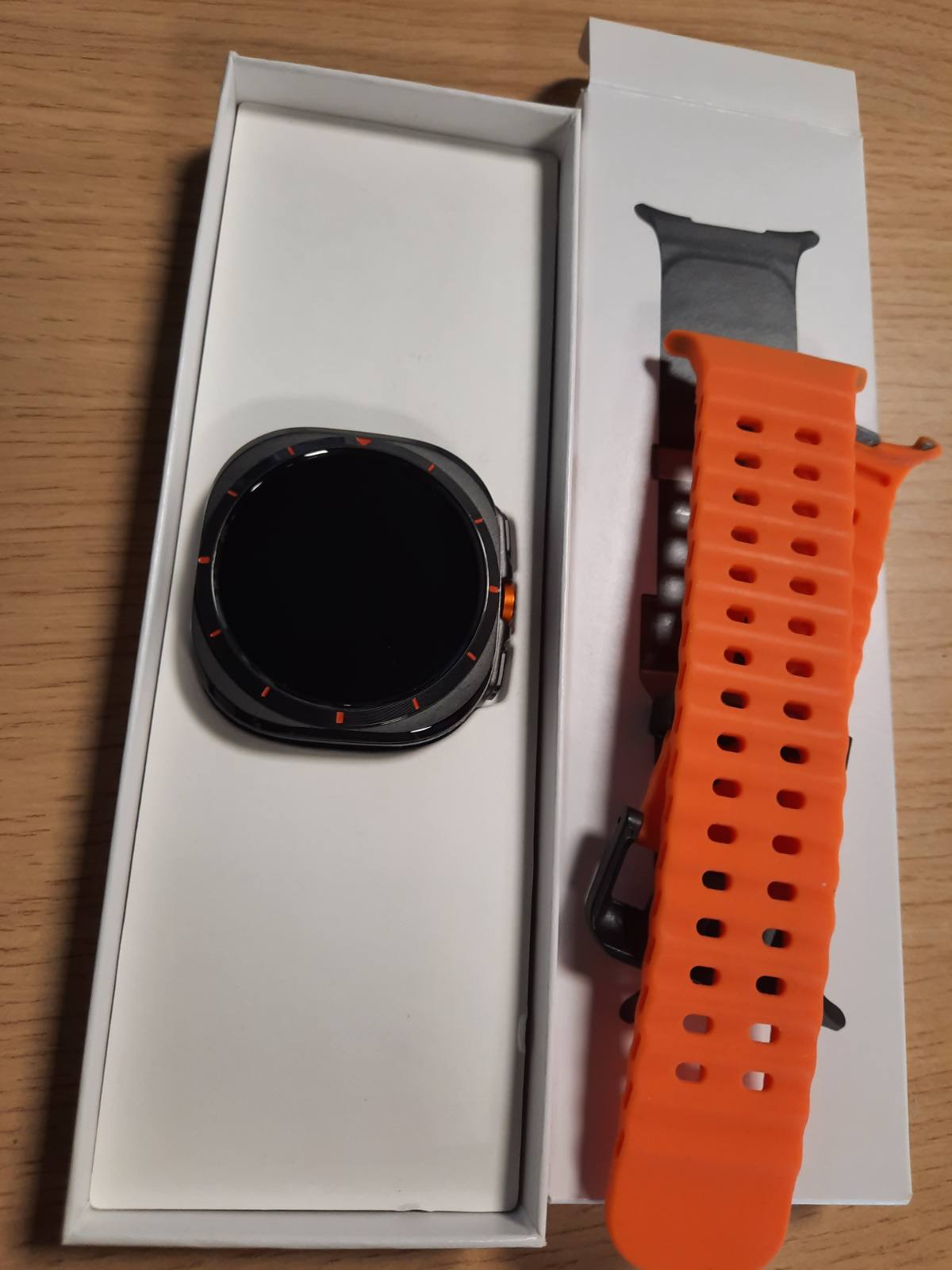 298939 - SAMSUNG Galaxy Watch Ultra, 3.81 cm AMOLED 47 mm, 480 x 480 Piksel, 4G, GPS