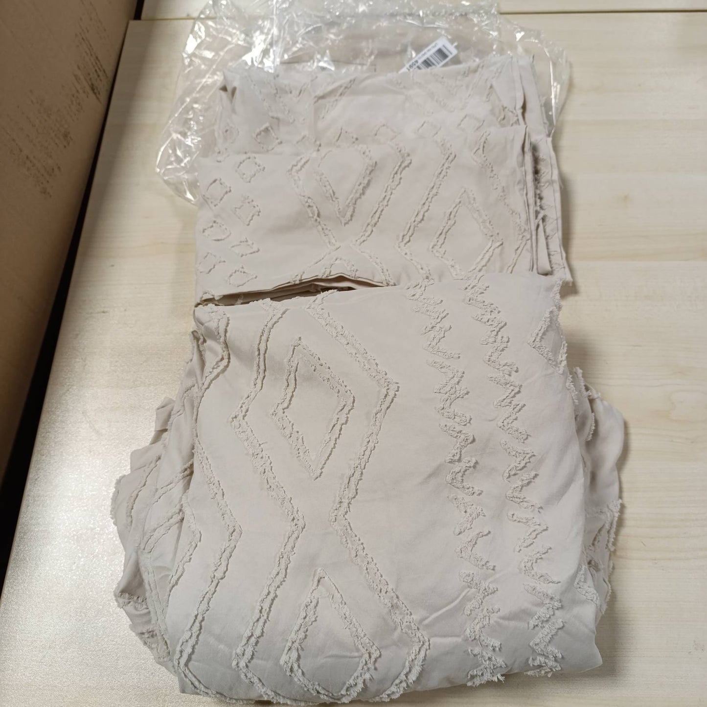 217633 - Mbulesë Jorgani Sedefen Bohemian 200x200 cm, Set çarçafësh me qëndisje ngjyrë bezhë, për 2 persona, 2 mbulesa jastëku 65x65cm