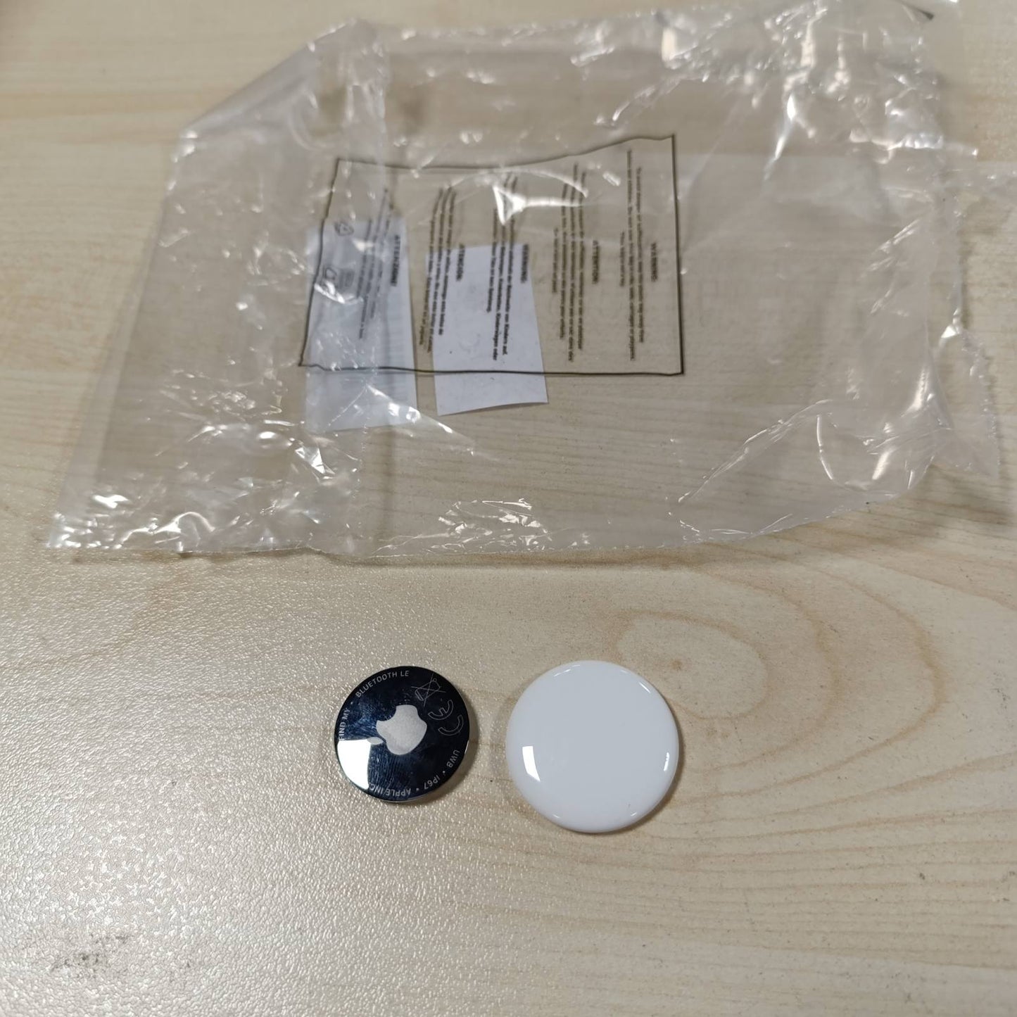 276664 - APPLE AirTag (gjenerata e 2-të): Gjurmues për varëse çelësash, portofolë dhe më shumë; Vendndodhja me sinjal të dëgjueshëm; Konfigurim me një prekje me iPhone ose iPad
