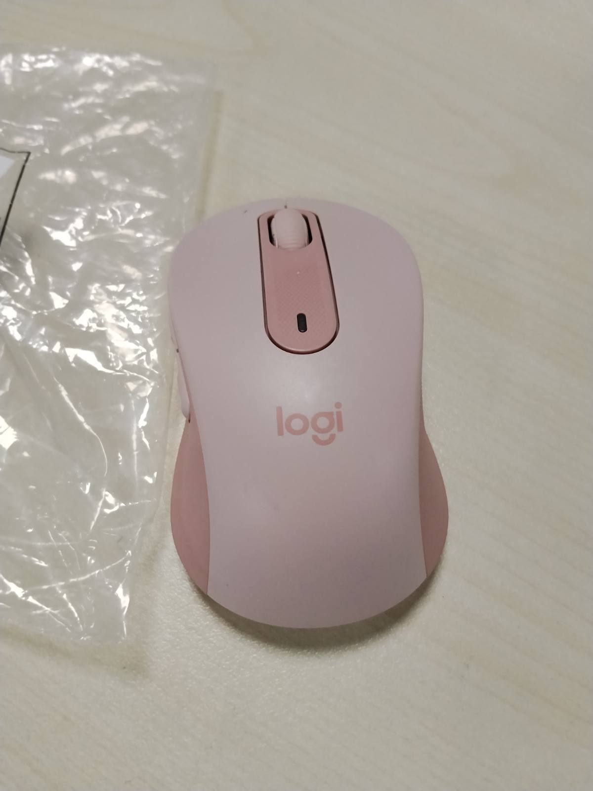319900 - LOGITECH MAUS PA TEL SIGNATURE M650, PËR DUAR TË MËDHA DERI TË MESME, BATERI 2-VJEÇARE, KLIKIME TË QETA, BUTONA ANËSOR TË PERSONALIZUESHËM, BLUETOOTH, KOMPATIBILITET ME SHUMË PAJISJE, ROZË
