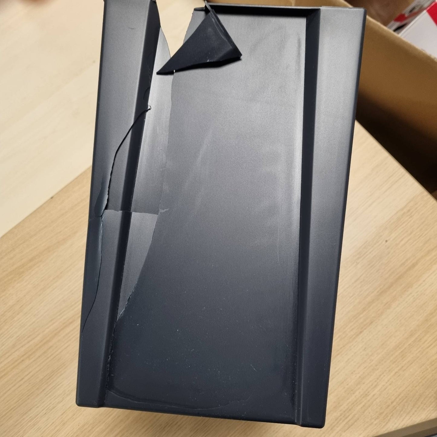 292239 - REXEL Shredder letre me prerje tërthore X10, copëton 11-10 fletë (70-80 gsm), Siguri P4, Kosh i lëvizshëm 18 litra, i qetë dhe kompakt, 2020124