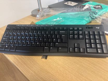 295176 - Logitech MK270 Kombinim tastiere dhe mausi pa tel, maus kompakt pa tel 2.4 GHz, 8 taste multimediale dhe shkurtoresh, jetëgjatësi baterie 2-vjeçare, për PC, laptop, paraqitje anglisht QWERTY UK, e zezë