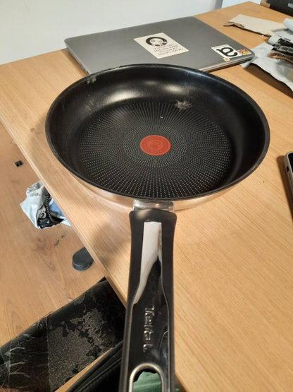 221605 - TEFAL Tigan Emotion 28 cm, shtresë jo-ngjitëse, Garanci 10-vjeçare, bazë e trashë për shpërndarje të njëtrajtshme të nxehtësisë, dizajn elegant, dorezë e fortë, kompatibile me induksion, E3000604