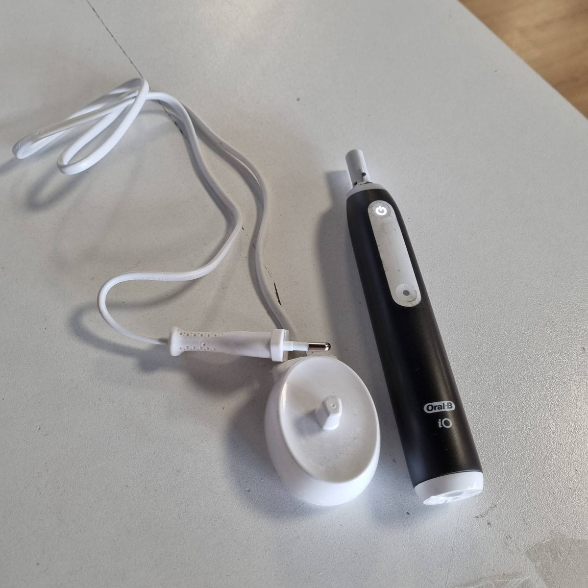 297947 - ORAL-B Furçë dhëmbësh elektrike iO Series 3, e zezë