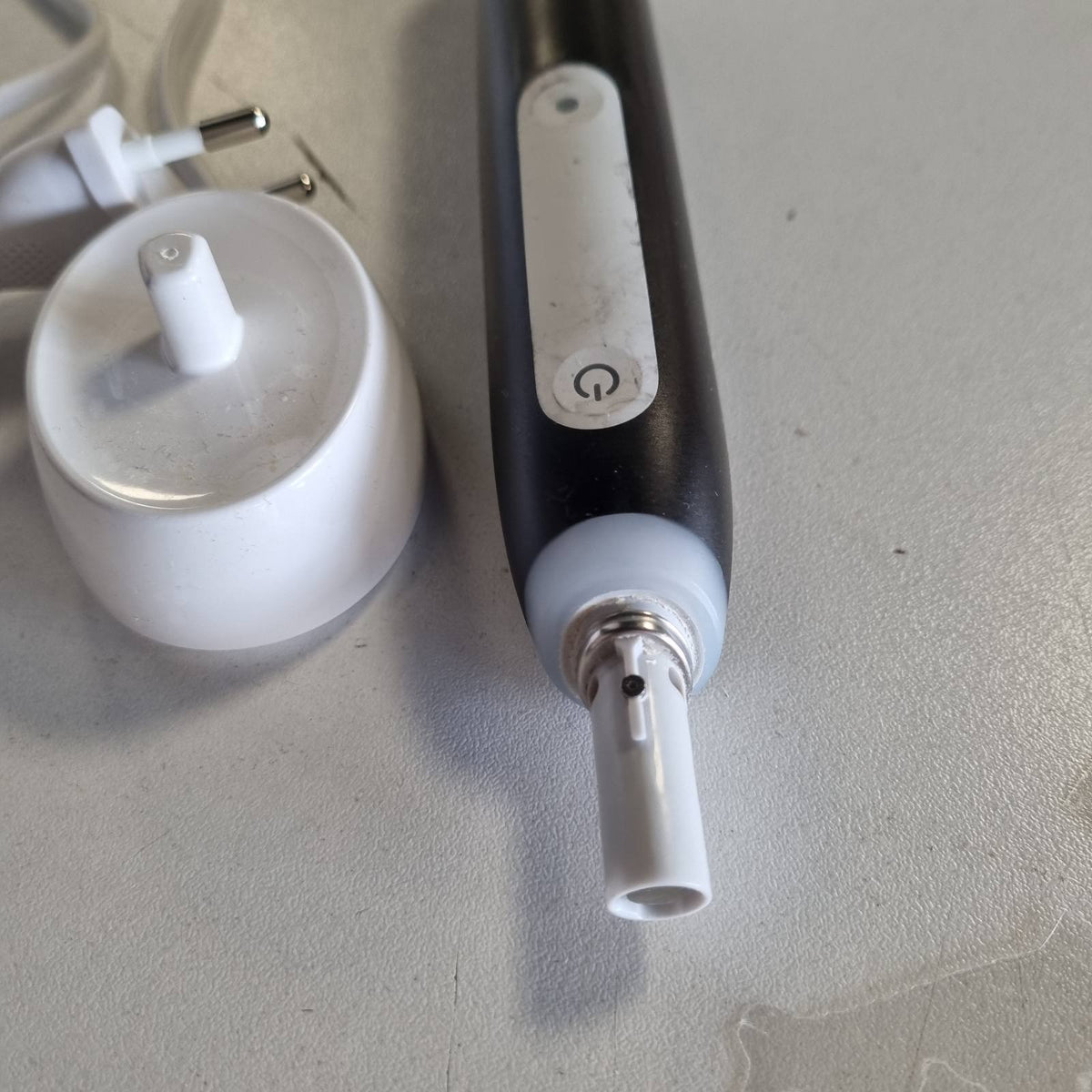 297947 - ORAL-B Furçë dhëmbësh elektrike iO Series 3, e zezë