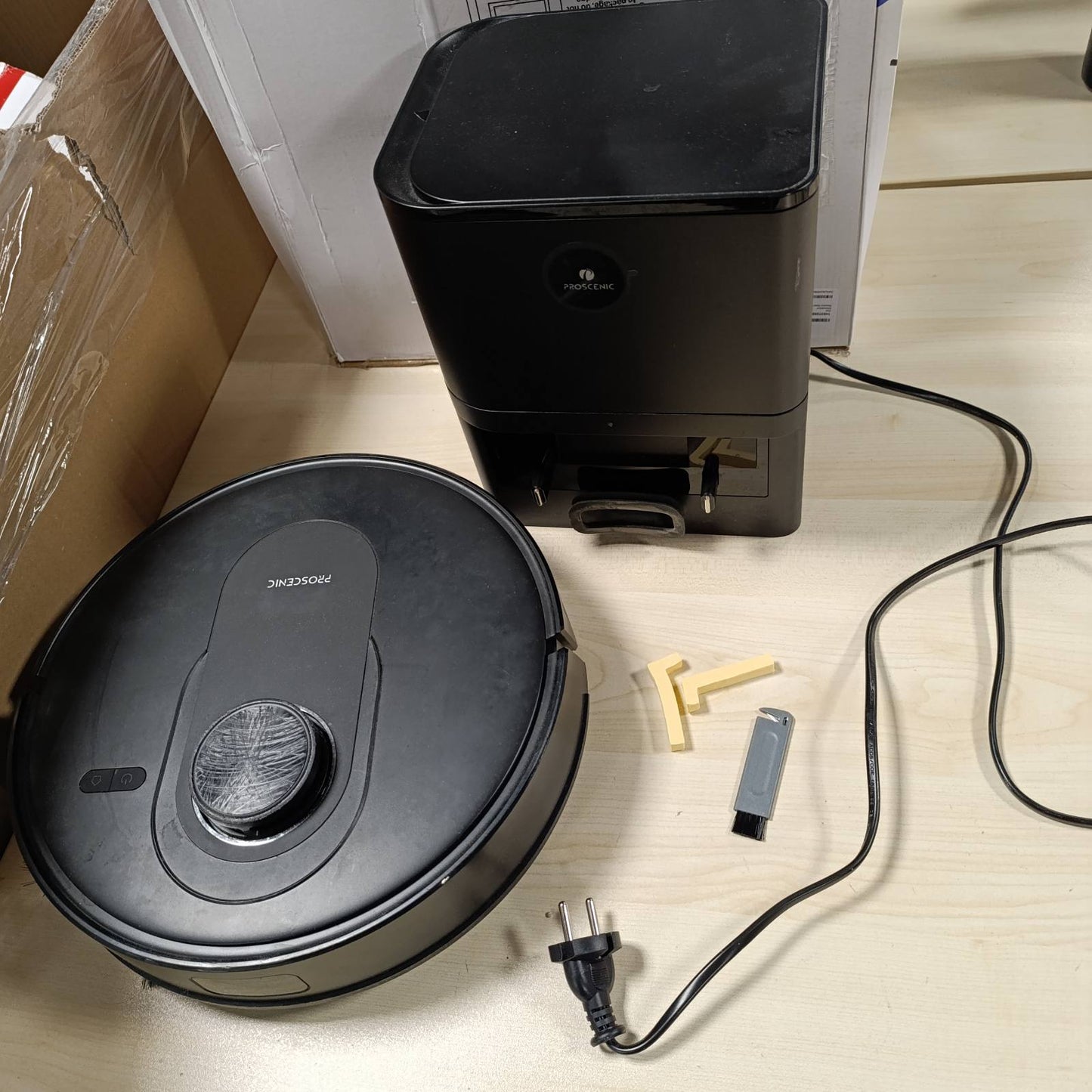 255006 - PROSCENIC Q8 Max Fshesë me korrent robotike me hartëzim, 5000 Pa/200 min, Zbrazje automatike e pluhurit, Navigim LiDAR, Kundër ngatërrimit të qimeve, APP/Alexa/Wifi