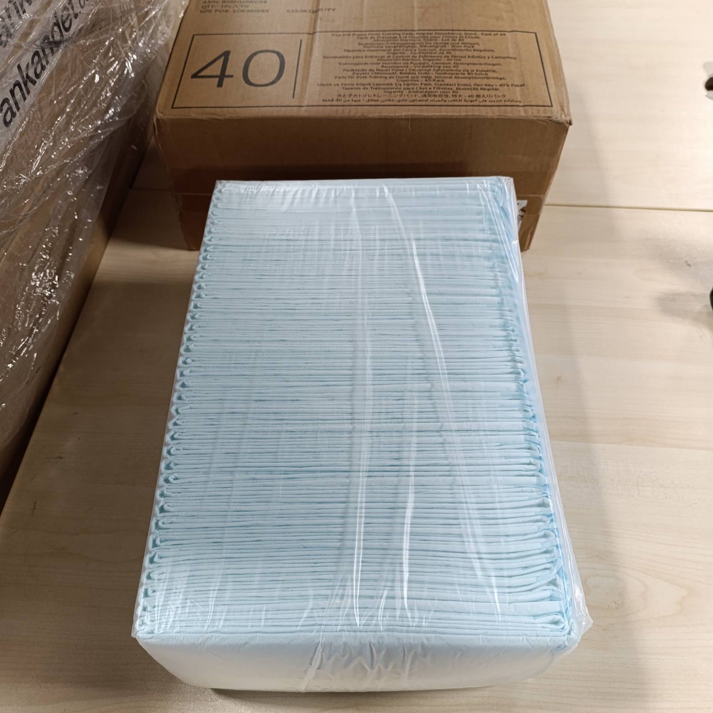 196076 - AMAZON BASICS Mbrojtës Stërvitjeje për Qen dhe Këlyshë, 5 Shtresa Kundër Rrjedhjeve, Sipërfaqe Që Thahet Shpejt, Madhësi Gjigante (40 Copë), Ngjyre Blu