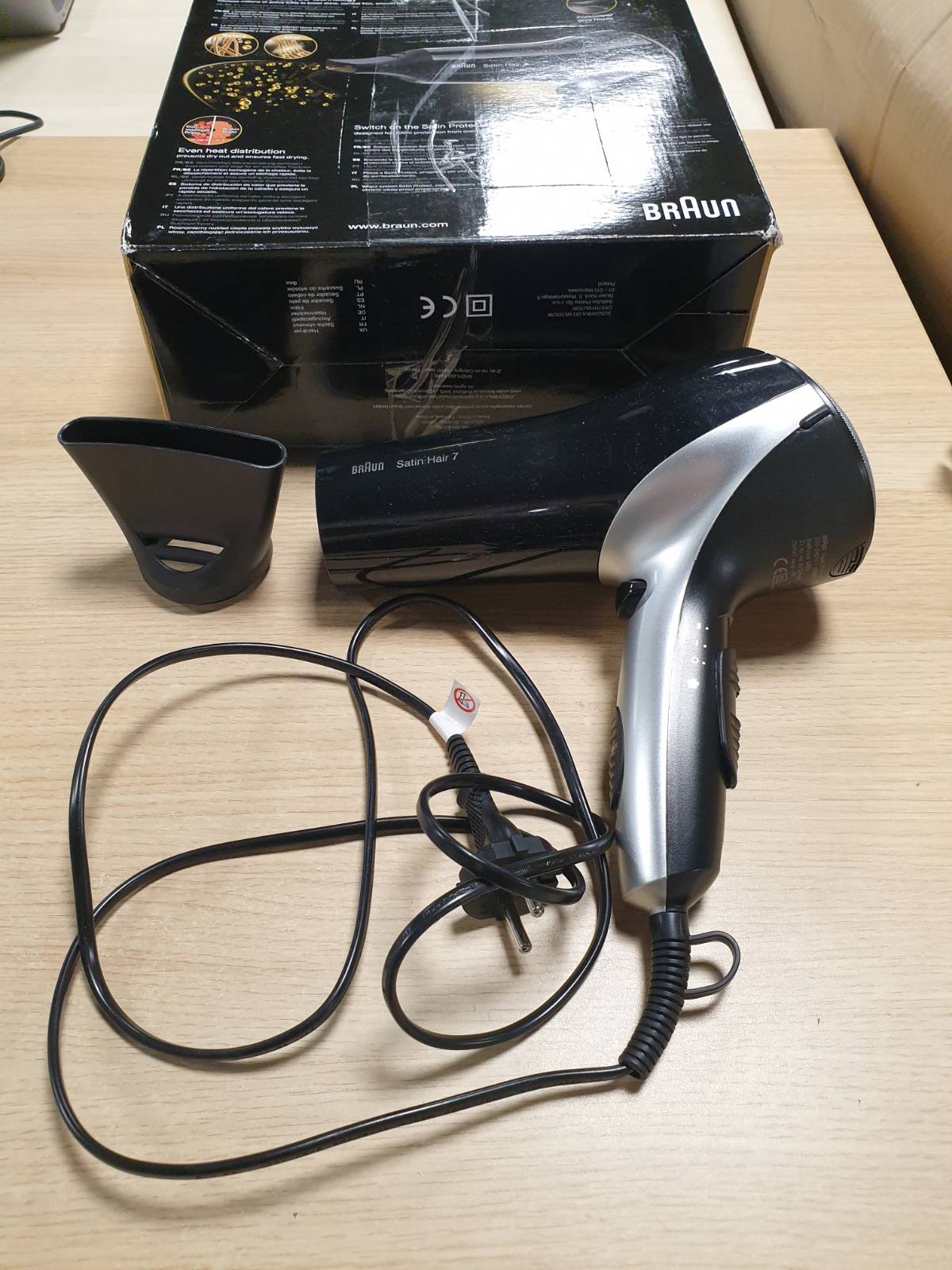 298026 - BRAUN Tharëse flokësh Satin Hair 7 HD710, e zezë, profesioniste me teknologji IonTec dhe Satin Protect