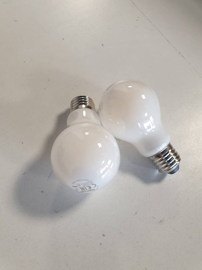 197235 - OSRAM LED Llamba, Klasa e Efikasitetit Energjitik A, Zëvendëson 60W Llamba Inkandeshente, Formë Llambe, E Bardhë e Ngrohtë (2700K), E27, Xham i Mbuluar me Acar, Pako 3 Copë