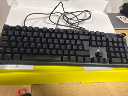295082 - CORSAIR Tastierë mekanike për lojëra me tela K70 CORE RGB – Çelësa linearë të lubrifikuar MLX të kuq, SOCD, amortizim zhurme, rrotë kontrolli mediash, AZERTY FR – e zezë