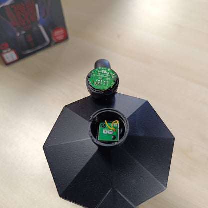 208169 - BIALETTI Moka Express Stranger Things - Makinë Kafeje Italiane, Kapaciteti 270ml, 6 Filxhanë, Buton Muzikor me Karikim USB-C, Jo i Përshtatshëm për Soba me Induksion, Ngjyra e Zi