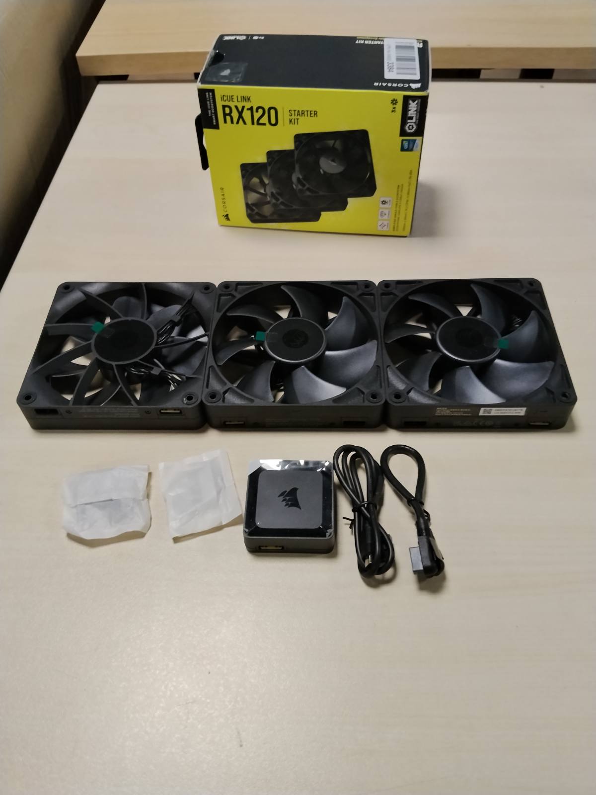 299361 - CORSAIR Ventilator iCUE LINK RX120 120 mm PWM me Qendër Sistemi iCUE LINK - Kushineta Magnetike me Kupolë - Pako me Tre - E Zezë