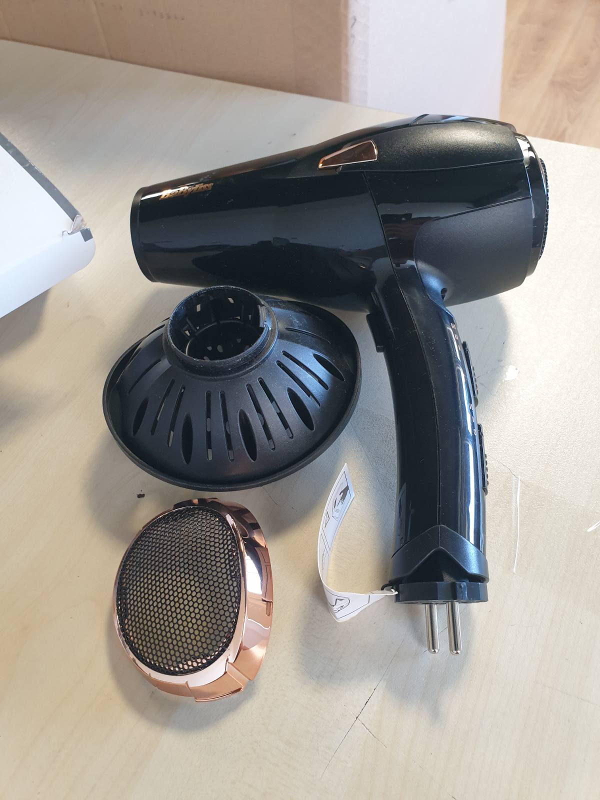 275084 - BABYLISS Tharëse flokësh Cordkeeper 2000W me kabllo të tërheqshme 1.65m, teknologji jonike, 3 cilësime temperature, 2 cilësime shpejtësie, e zezë, D373E