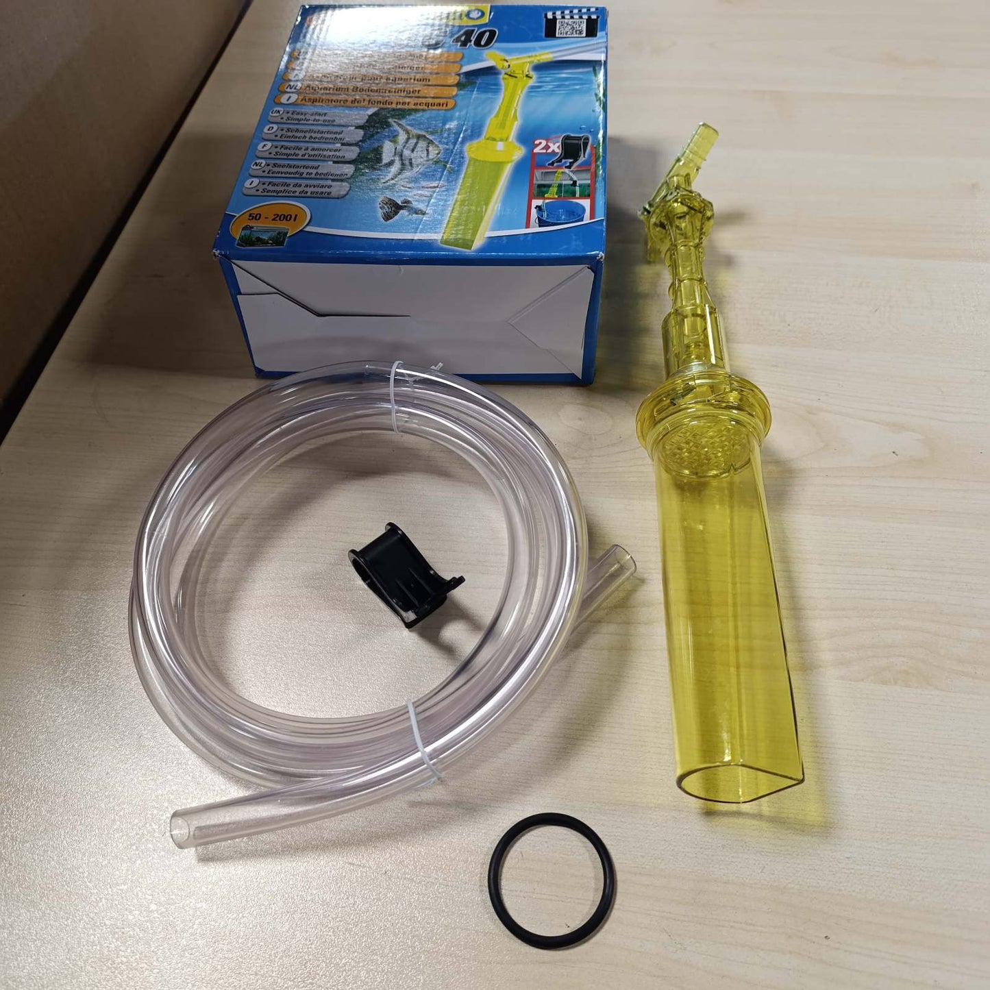 211099 - TETRA Pastruesi i Akuariumit GC 40 me Tub, Valvulë Ndizje të Shpejtë dhe Rrjetë Mbrojtëse për Peshqit, Dizajn Tubi Thithës, Kapacitet 50-200 Litra