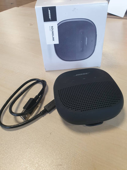 308585 - BOSE Altoparlant SoundLink Micro Bluetooth, Ngjyrë e Zezë, Pesha: 0.18 kg, Kapaciteti i Baterisë: 1000 mAh, Bluetooth 4.2