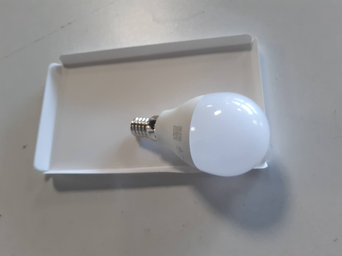 197556 - LEDVANCE SMART+ MATTER - Llampa LED, e Bardhë e Ngrirë, 4.9W/470lm, E14, Pajtueshme me Google/Alexa/Apple, Kontrollueshme me Aplikacion ose Zë, Jetëgjatësi deri në 20,000 Orë, Ngjyrë e Dritës dhe e Bardhë, Pako e Vetme