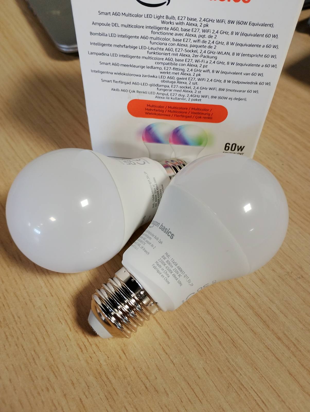 197288 - AMAZON BASICS Llambë LED Inteligjente Shumëngjyrëshe, Bazë E27, 8W (Ekuivalent 60W), E Dhënë Vetëm për Alexa, Pako 2 Copë