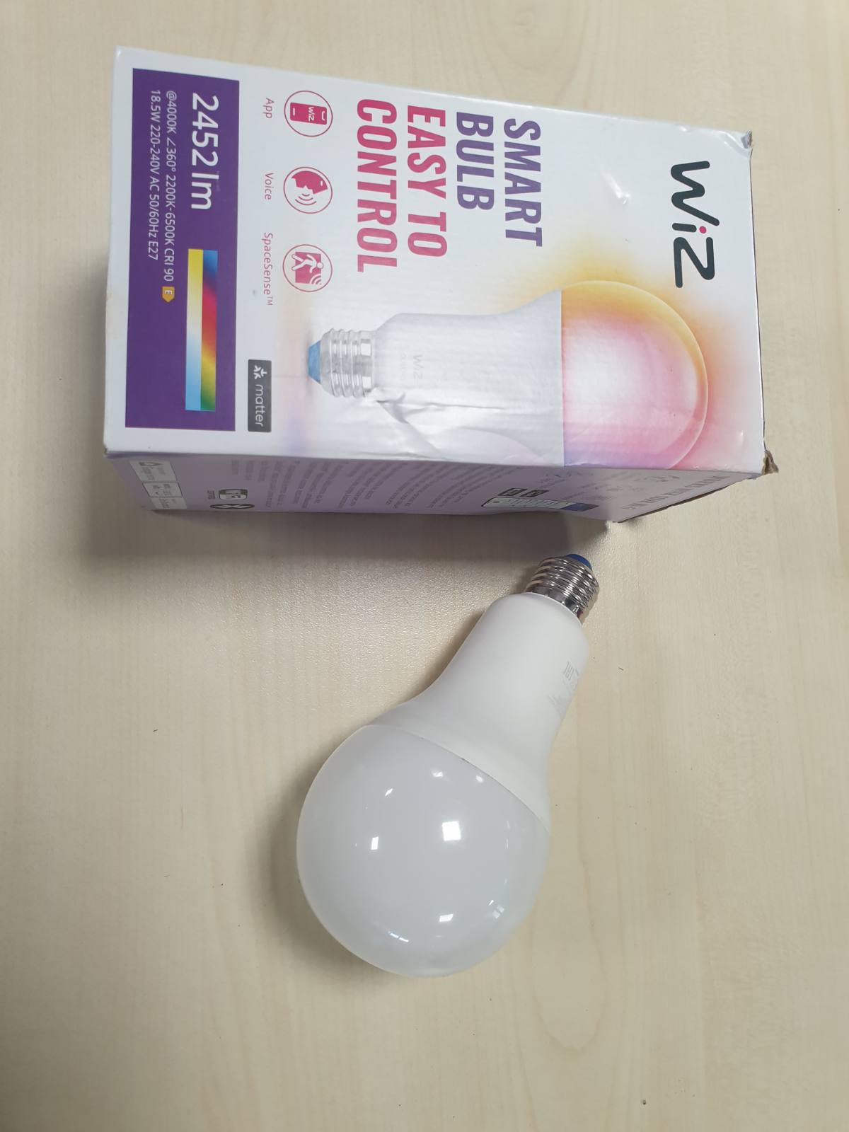 184320 - LLAMBË LED WIZ: E27, 150W, Wi-Fi e Akordueshme, e Bardhë dhe me Ngjyra, Kontroll Inteligjent përmes Aplikacionit dhe Zërit, 16 Milionë Ngjyra dhe e Zbehtë